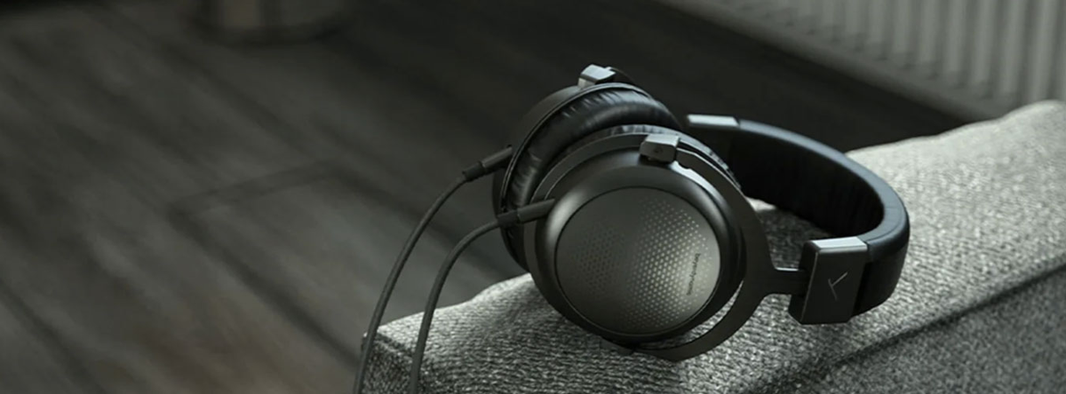 Beyerdynamic on ear discount headphones