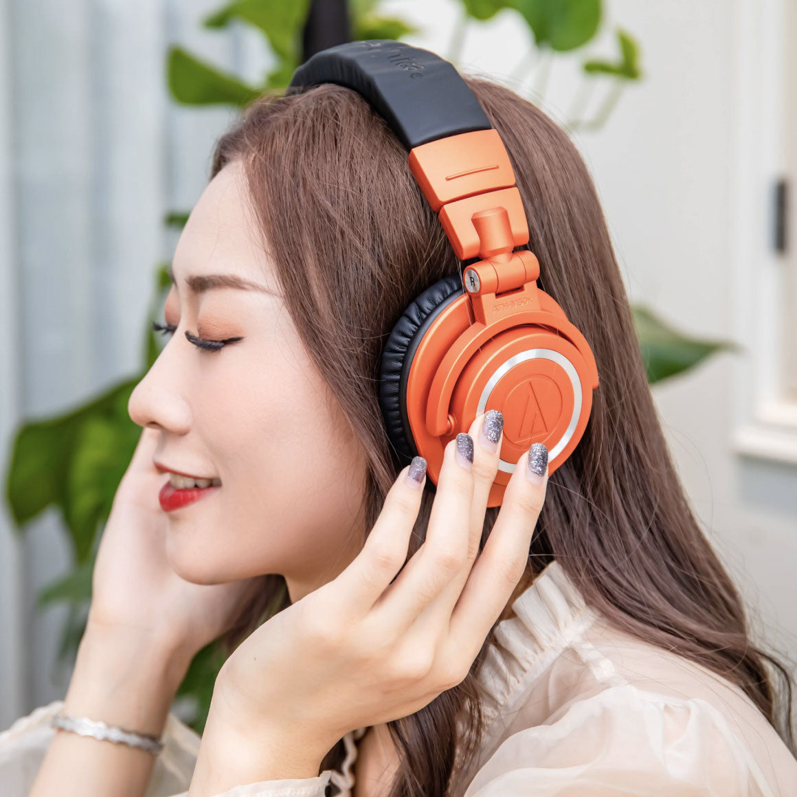 Headphone-Zone-Audio-Technica-ATH-M50xBT2-Midnight Orange