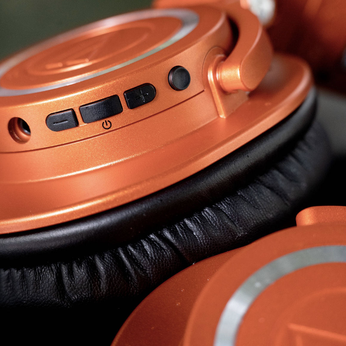 Headphone-Zone-Audio-Technica-ATH-M50xBT2-Midnight Orange