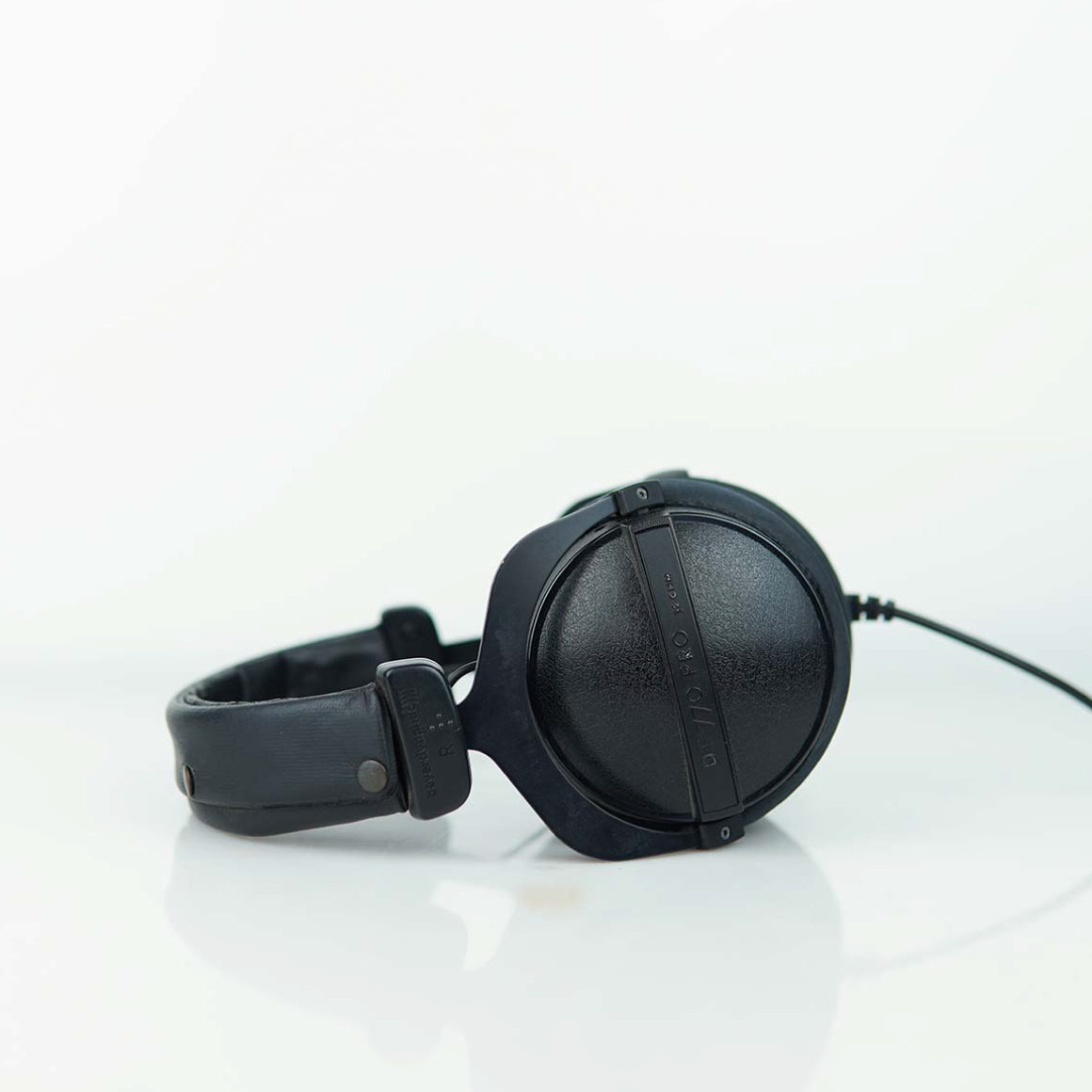 Headphone-Zone-Beyerdynamic-DT-770-PRO-Demo-Unit