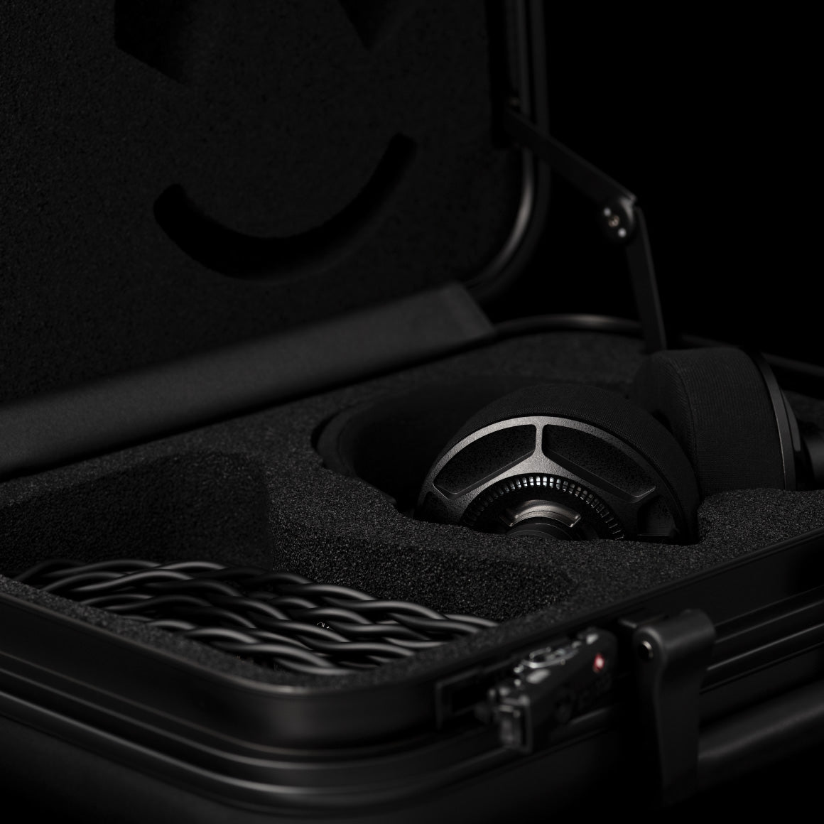 Headphone-Zone-Final-D8000-DC