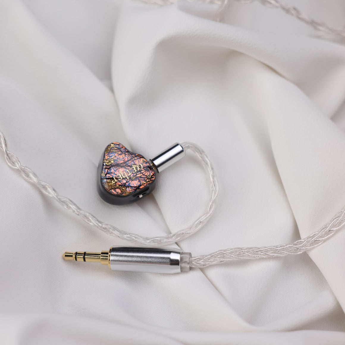 Headphone-Zone-FlipEars-Aether-Universal-IEM