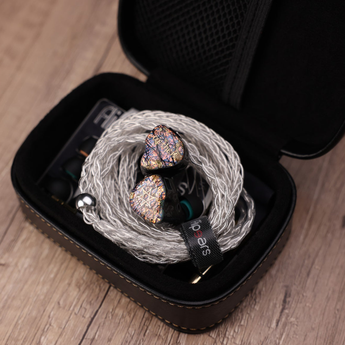 Headphone-Zone-FlipEars-Aether-Universal-IEM