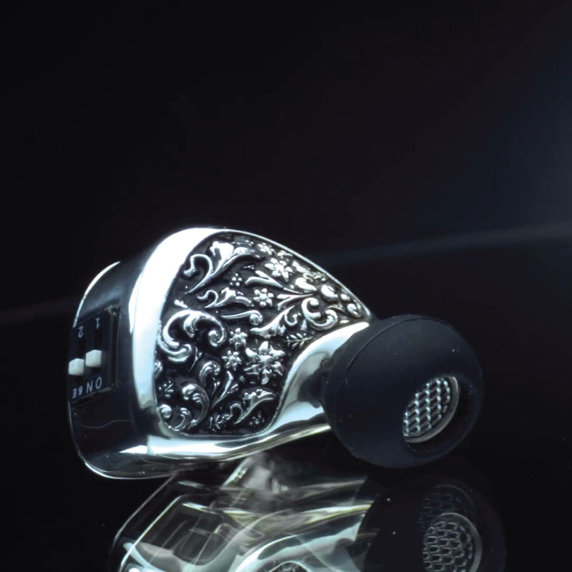 Headphone-Zone-FlipEars-Artha-Argentum-Universal-IEM