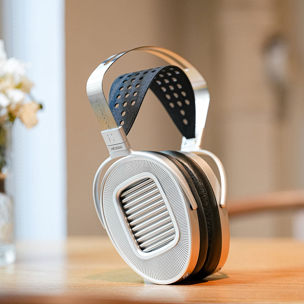 Headphone-Zone-HiFiMAN-HE1000-Unveiled