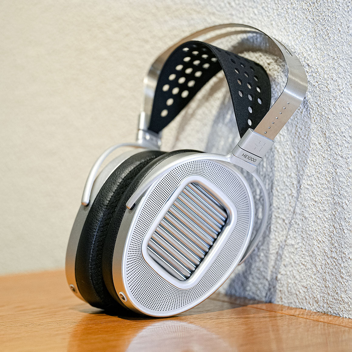 Headphone-Zone-HiFiMAN-HE1000-Unveiled