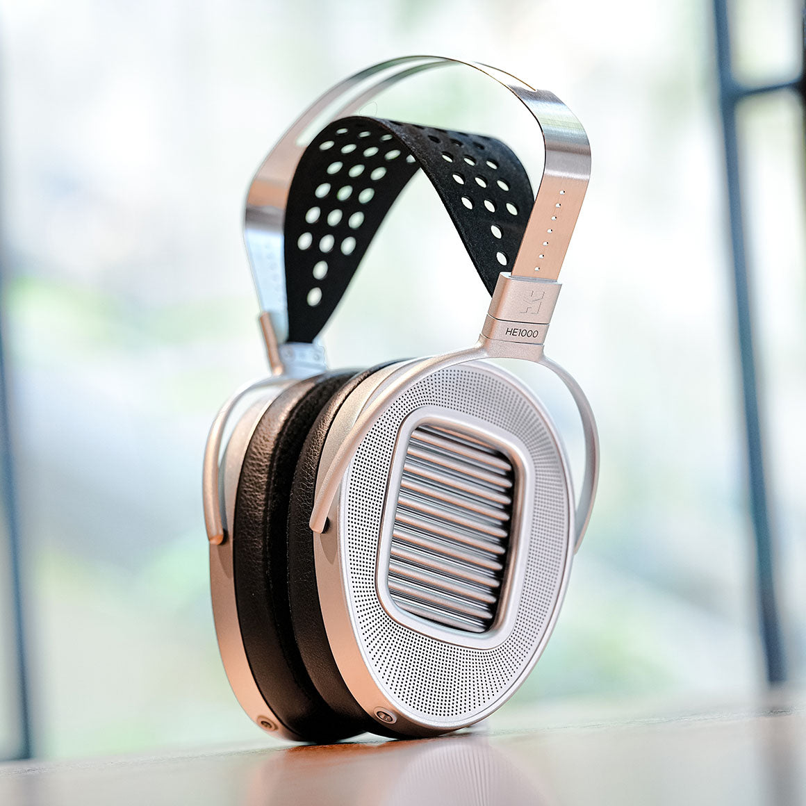 Headphone-Zone-HiFiMAN-HE1000-Unveiled