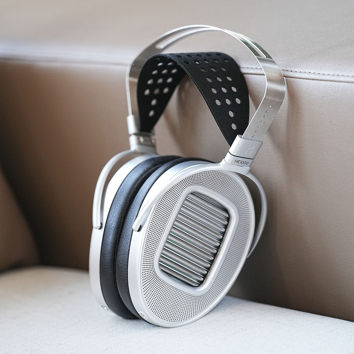 Headphone-Zone-HiFiMAN-HE1000-Unveiled