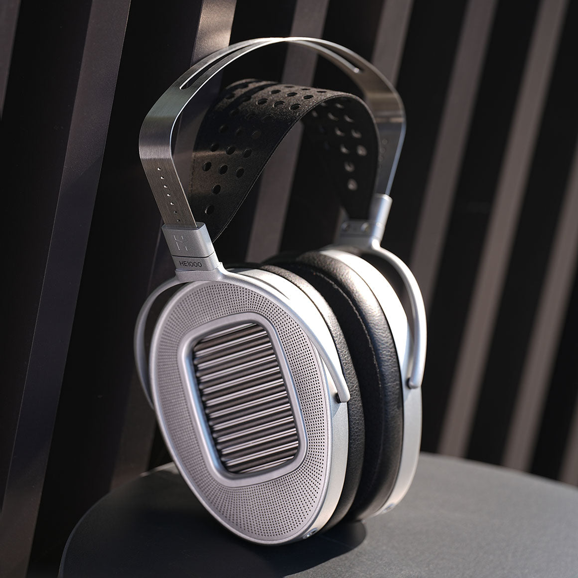 Headphone-Zone-HiFiMAN-HE1000-Unveiled