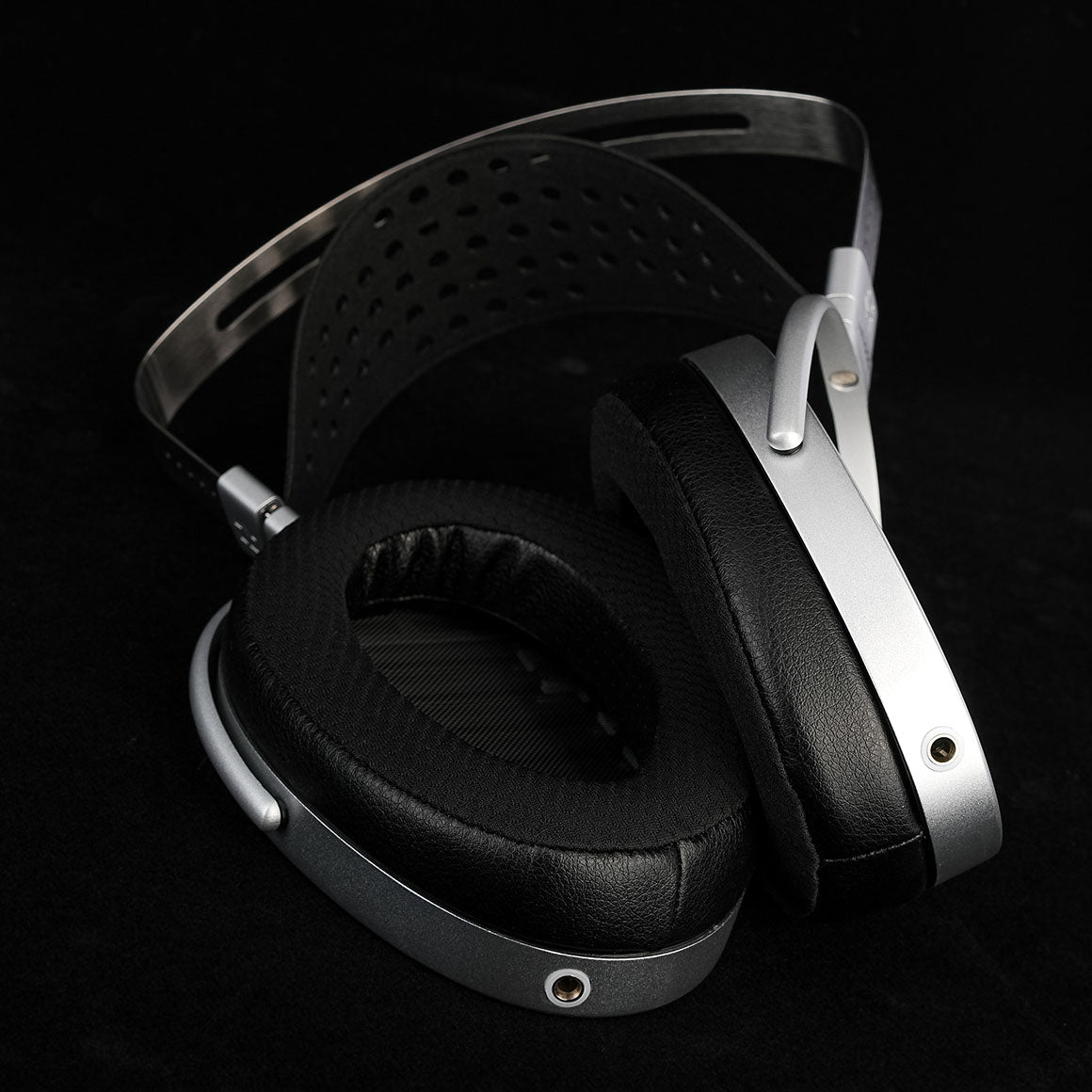 Headphone-Zone-HiFiMAN-HE1000-Unveiled