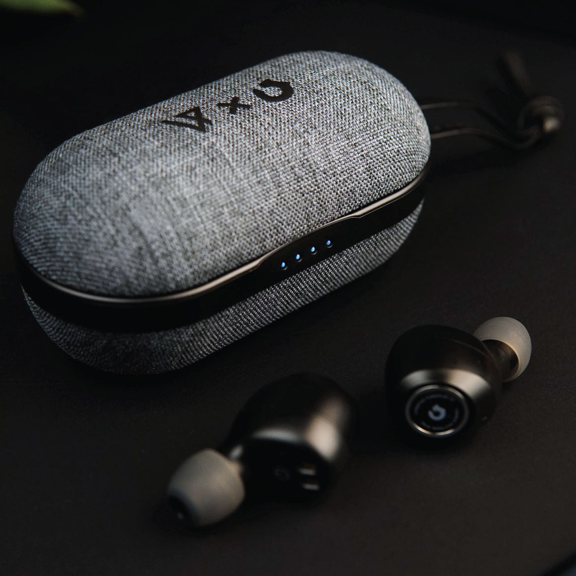 Live love music true wireless online earbuds