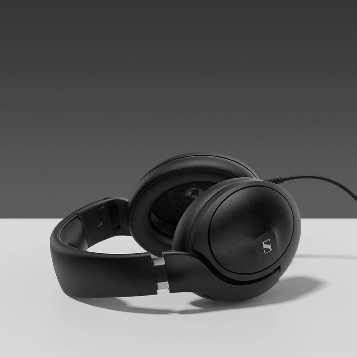 Headphone-Zone-Sennheiser-HD-620S