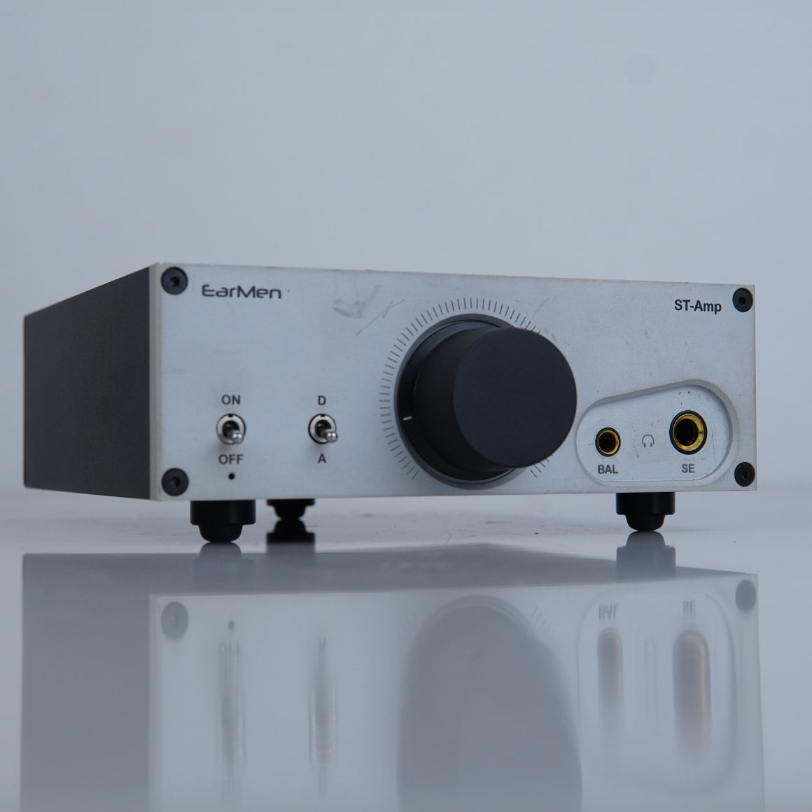 Headphone-zone-EarMen-ST-Amp-Ex-Demo-Unit